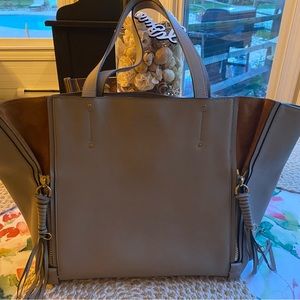 Chloe Milo Large Tote Bag